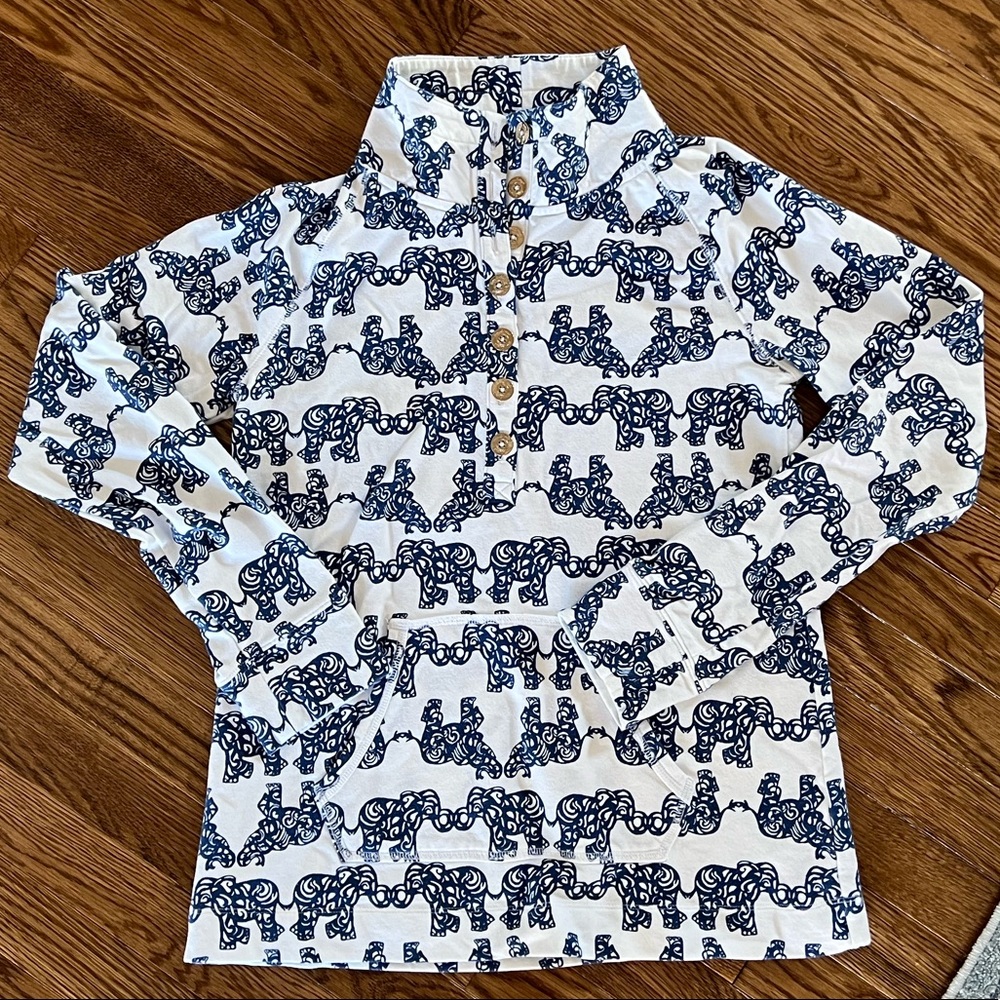 Lilly Pulitzer navy & white pull over size medium